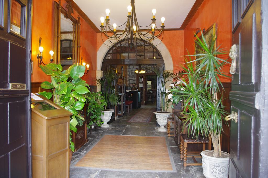 Hotel Palacio Carlos I Villaviciosa  Extérieur photo