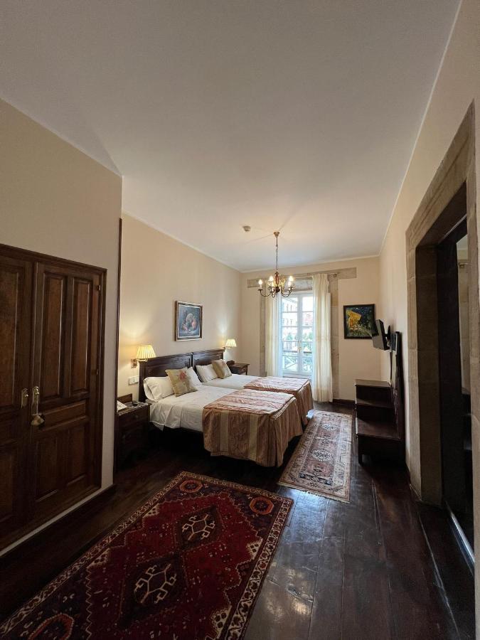 Hotel Palacio Carlos I Villaviciosa  Extérieur photo