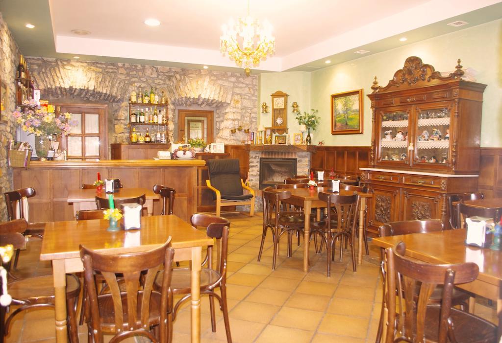 Hotel Palacio Carlos I Villaviciosa  Extérieur photo