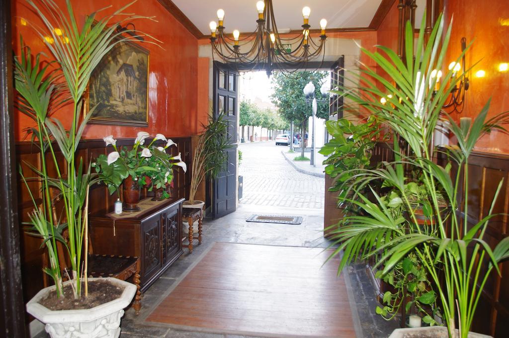 Hotel Palacio Carlos I Villaviciosa  Extérieur photo